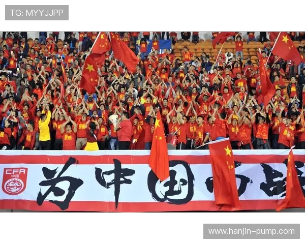 中国足球队迎战强敌,全力冲击世界杯资格赛席位,球迷热切期待主场大胜 中国足球队迎战强敌,全力冲击世界杯资格赛席位,球迷热切期待主场大胜