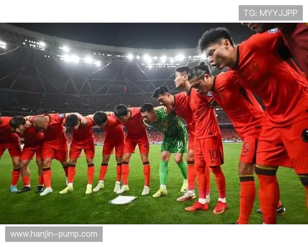 中国足球队全力备战世预赛 新阵容与战术调整引发热议 中国足球队全力备战世预赛 新阵容与战术调整引发热议