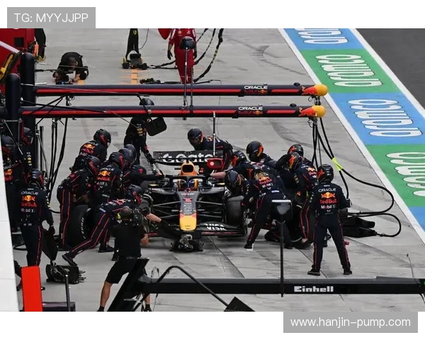 红牛车队内部暗流涌动维斯塔潘未来去向引发F1新一轮猜测 红牛车队内部暗流涌动维斯塔潘未来去向引发F1新一轮猜测