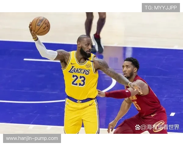 詹姆斯领衔湖人队新赛季目标争夺总冠军，年轻球员展现成长潜力