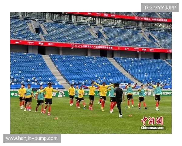 国足逆转取胜引爆球迷激情赛后主帅总结团队斗志表现再获肯定广泛