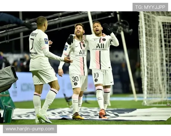 梅西携手内马尔重返巴萨传闻再起,巴黎是否放人成关键 梅西携手内马尔重返巴萨传闻再起,巴黎是否放人成关键