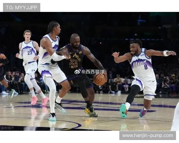 詹姆斯复出带领湖人力克勇士 篮网新援闪耀首场比赛